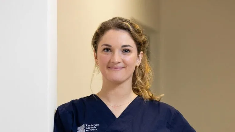 Drs. F.Y. van Osnabrugge, deskundige haartransplantatie arts bij Zantman Kliniek.